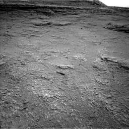 Curiosity на привале: марсоход остановился, чтобы подзарядиться и изучить редкие объекты